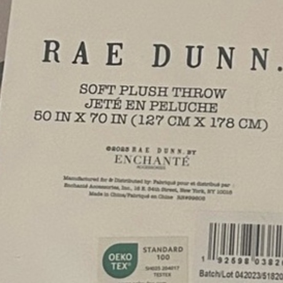 NWT RAE DUNN Halloween/Seasonal Trick or Treat Soft Plush Blanket Throw 50x70 - Picture 3 of 6